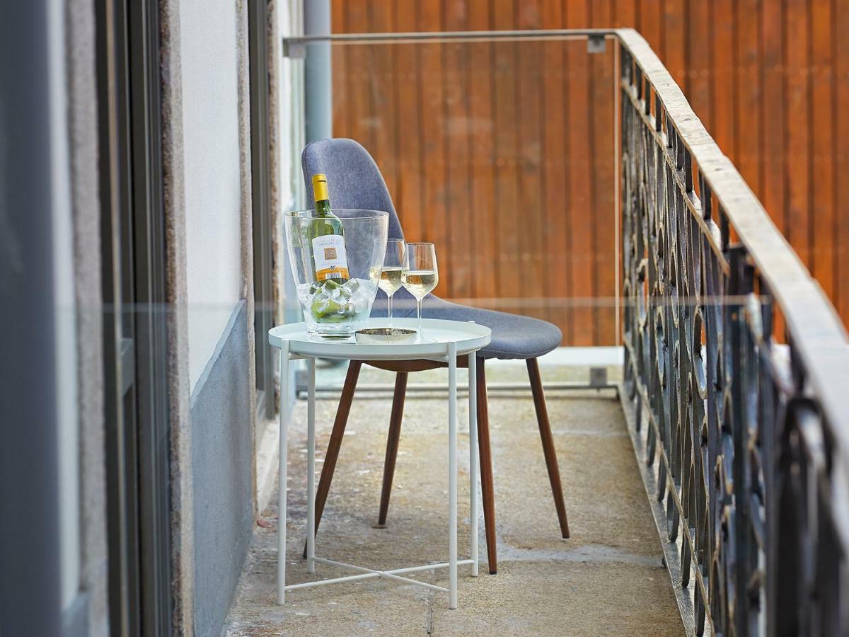Porto Downtown Lovers Suites: Bombarda 451 Exterior foto